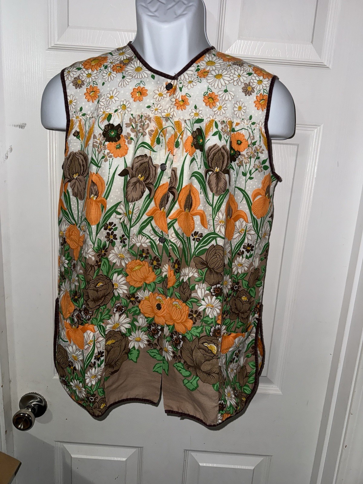 Vintage Floral Smock Pockets Metal Snap Button Orange Green Brown White A1