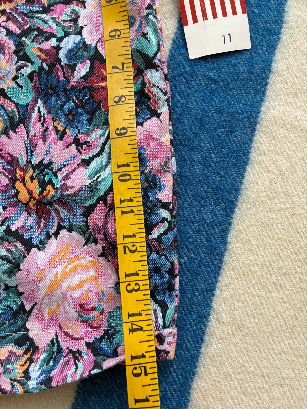NWT Vintage 80’s Denim Shorts Women’s MDM Designs Colorful Floral Tapestry 28in
