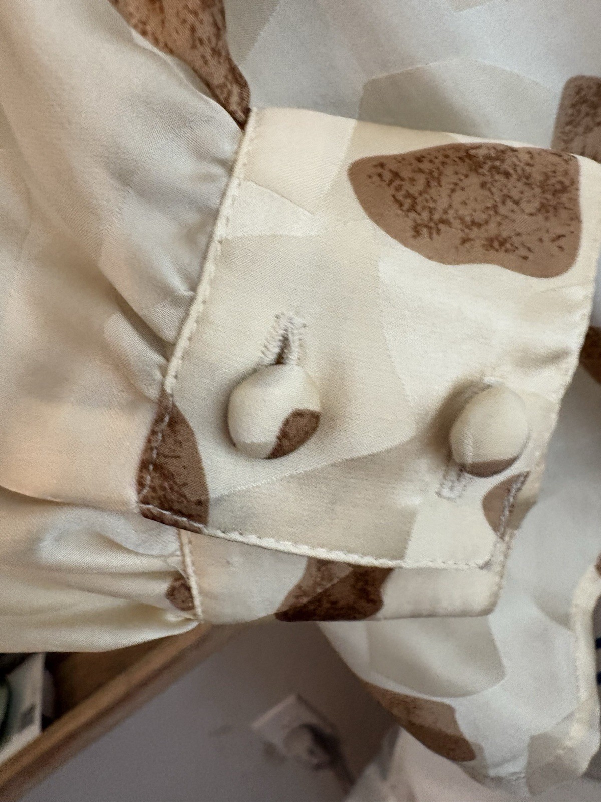 Vintage Wilroy Traveller 100% Silk Wrap Blouse Size 16 Ivory Tan