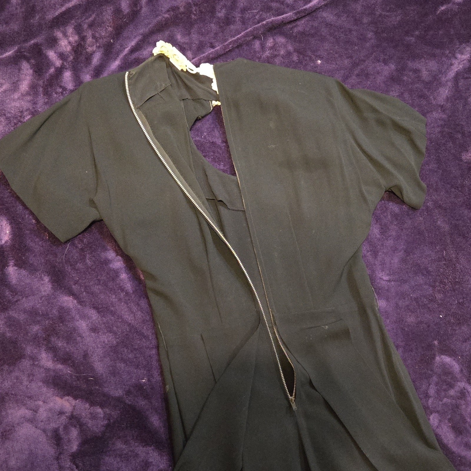 Vtg 1960s Black Crepe Cocktail Dress White Guipure Lace Yoke Metal Talon Zip S/M