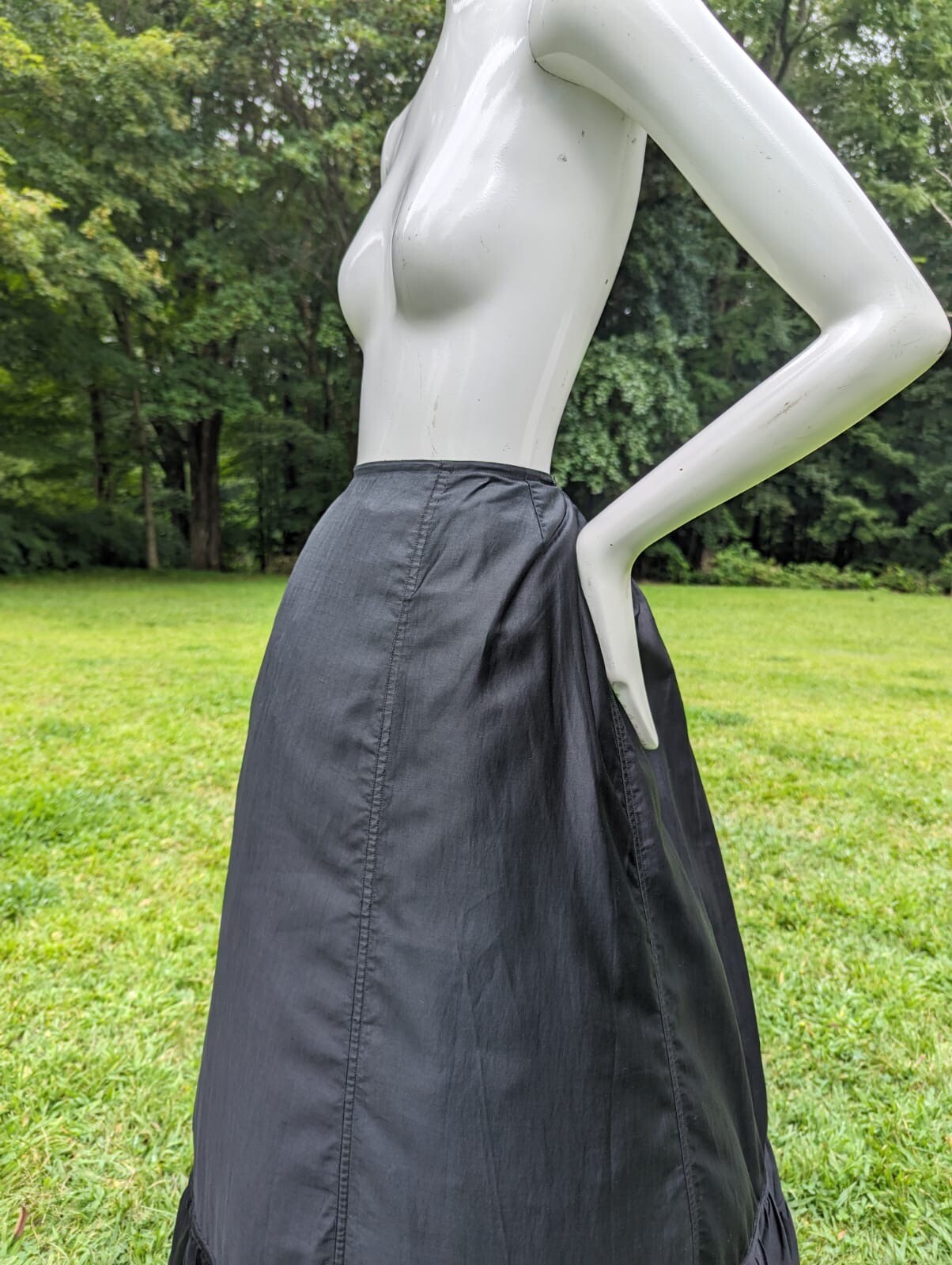 VICTORIAN BLACK POLISHED COTTON PETTICOAT SKIRT W FLOUNCED BOTTOM RUFFLE & LABEL