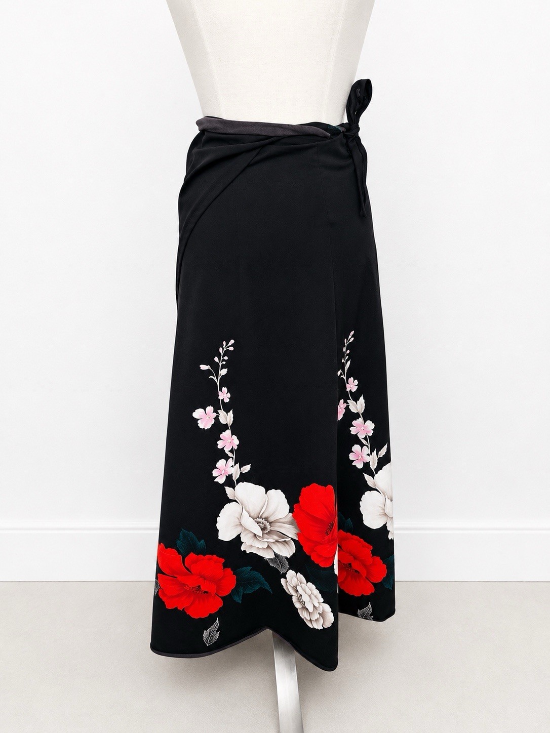 Vintage 70s Wrap Sarong Resort Wear Skirt Tropical Japanese Inspired Small