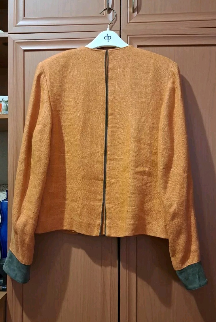 Amann Germany Bavarian Women’s Linen Jacket, Edelweiss, Suede Inserts, Trachten