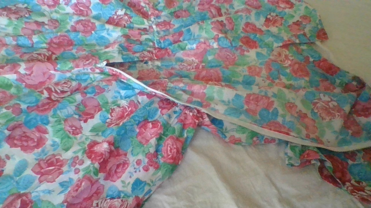 Vtg Homemade Everyday Dress Vibrant Colors Roses/Leaves 2-Pocket Knee Leng ZipUp