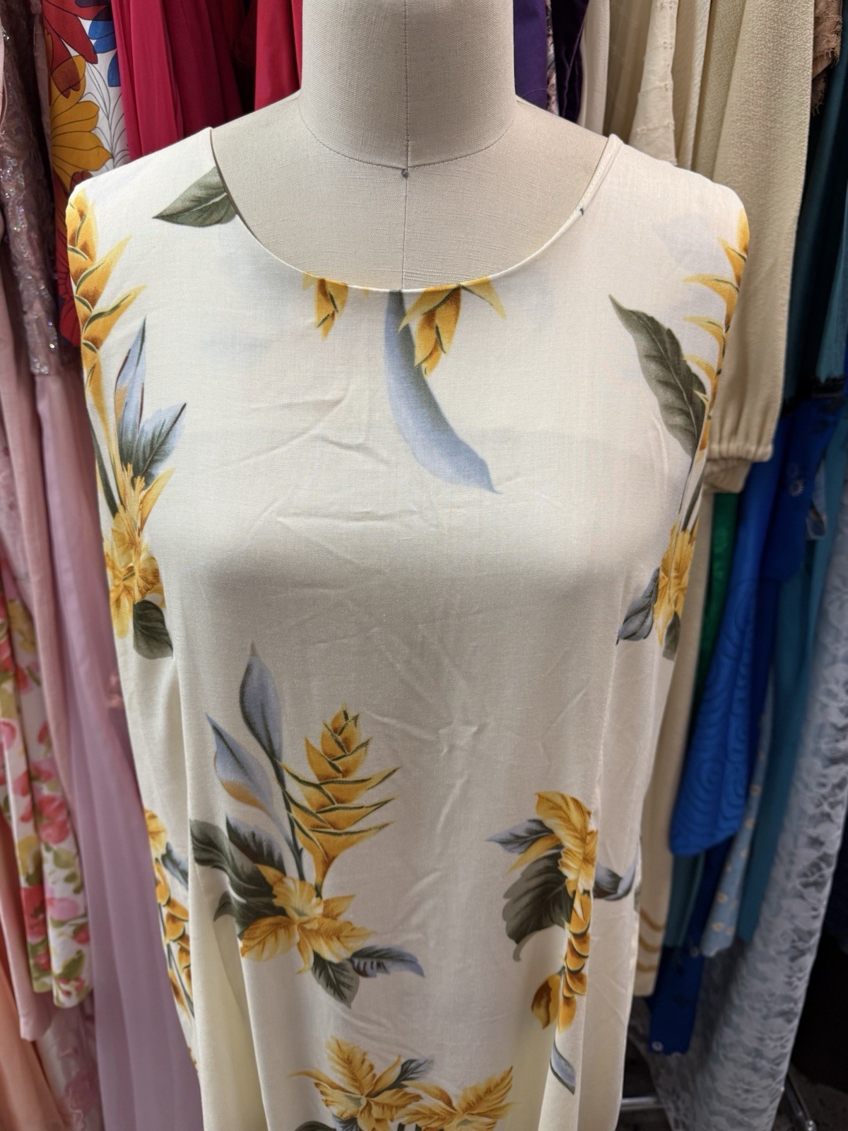 Vintage Hawaiian Dress🌺1970s Maxi Flower Print Plus Size 46 Bust 41 Waist L/XL