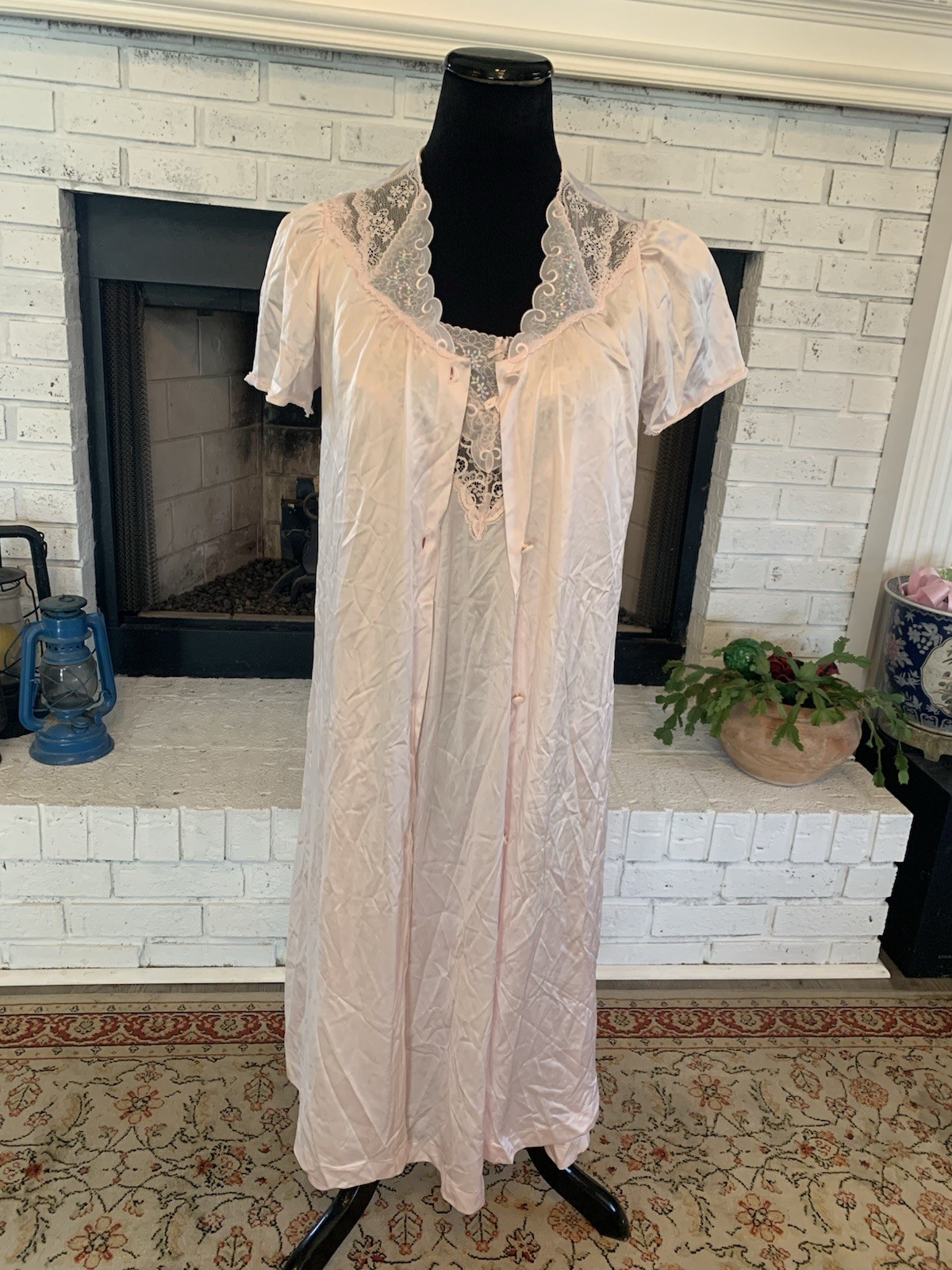 Vintage Vanity Fair Night Gown Robe Set Pink Nylon Embroidered Lace Size Small