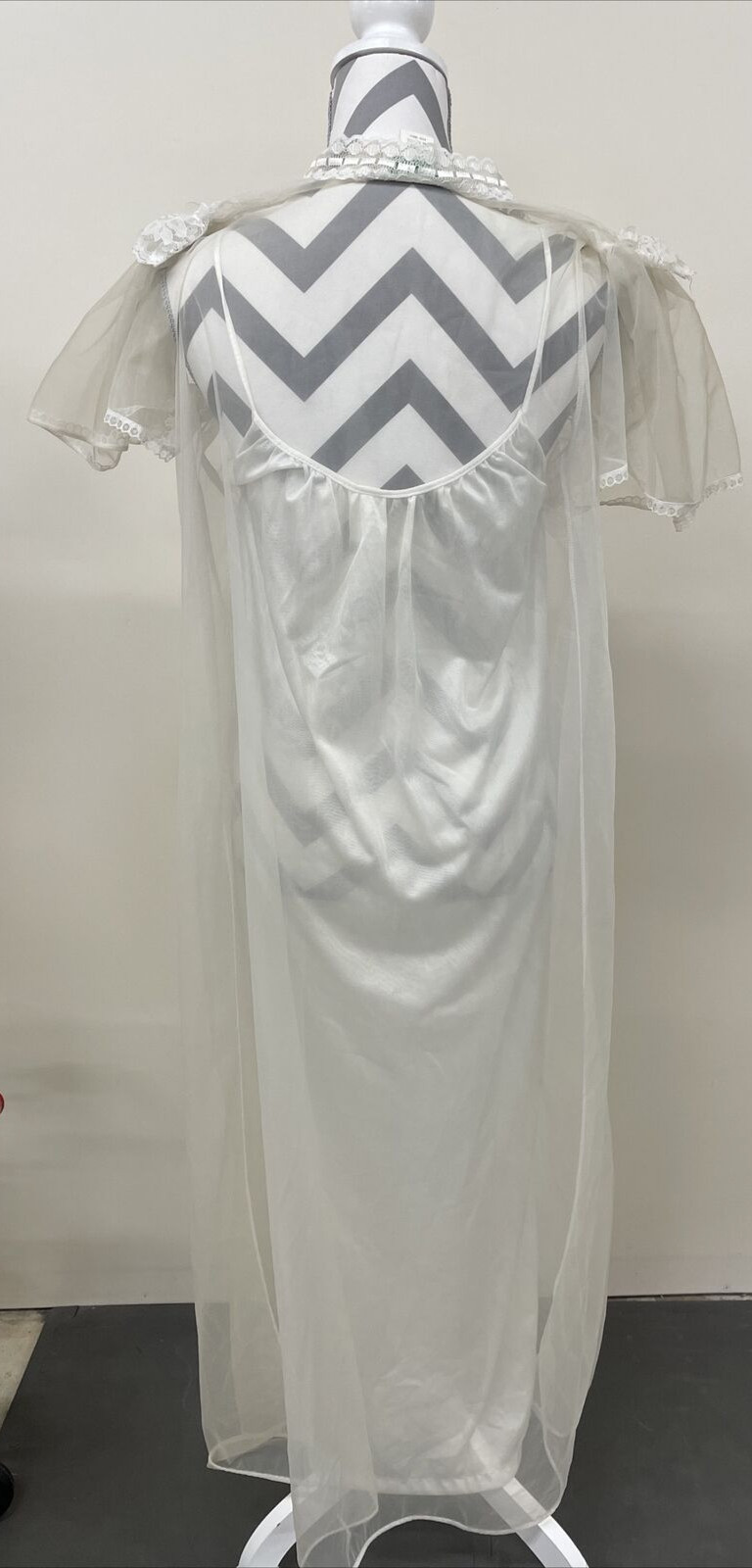 Vintage Spotlight Shimmering Ultra Sheer Chiffon Peignoir Robe Small Nylon Lace
