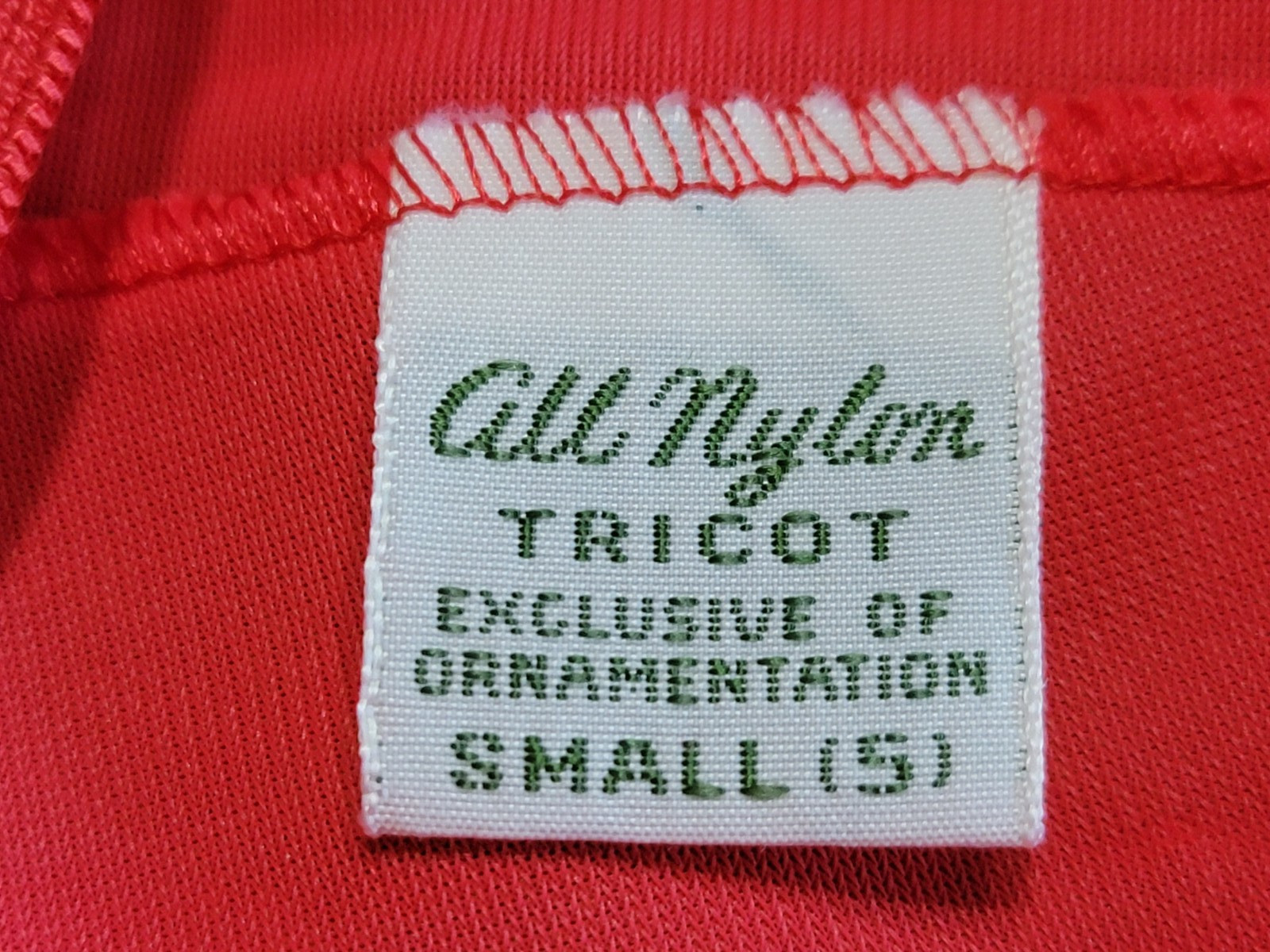 NEW VINTAGE RED GREENCO MAID NYLON HALF SLIP SMALL USA MAID LG LACE APPLIQUE