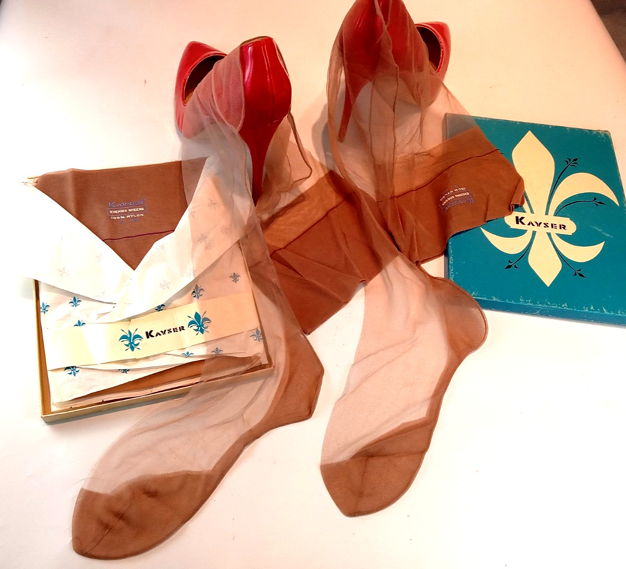 2 PRS SZ 9 x 30 VTG SEXY SHEER FLAT KNIT CUBAN HEELS NYLON GARTER STOCKINGS BOX
