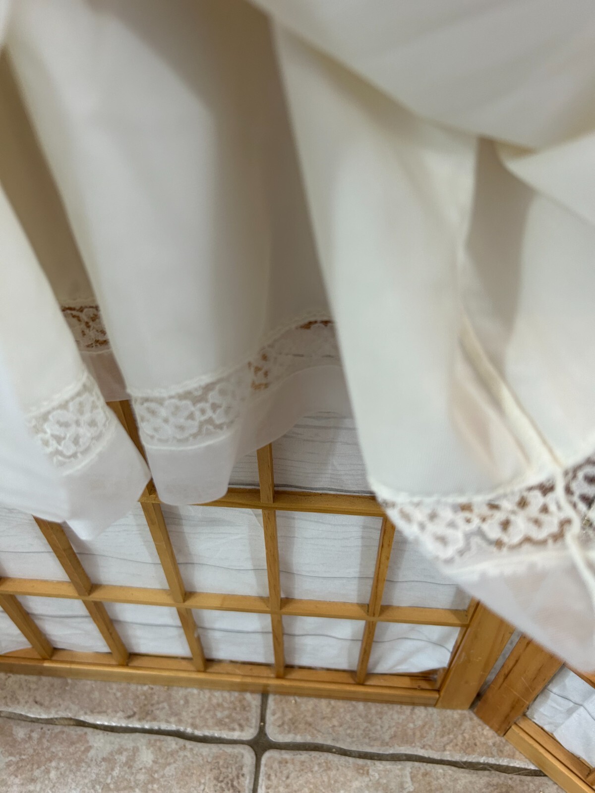 Vintage Loomcraft Full Slip Dress Women’s 40 White Lace Detail Adjustable Straps