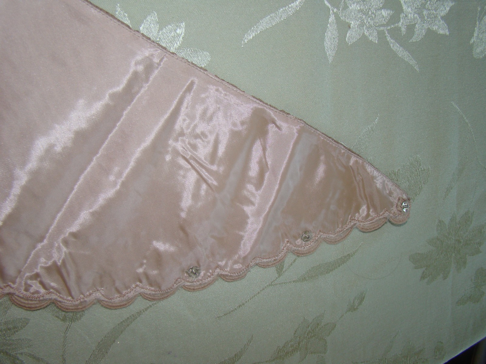 RARE MID CENTURY CUSTOM DETACHABLE CAFE AU LAIT FABRIC LACE COLLAR STOLE CAPE