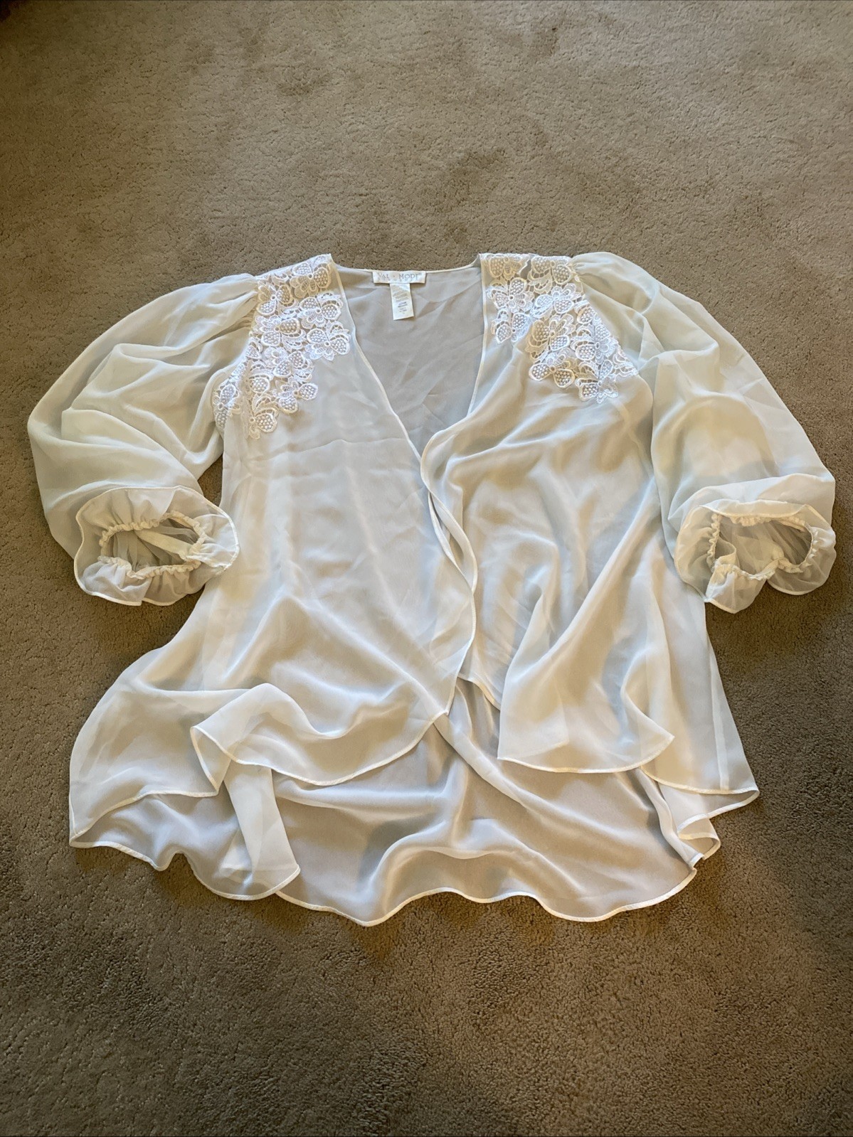 ***VINTAGE*** VAL MODE LINGERIE IVORY BRIDAL ROBE W/PUFF SLEEVES EMBROIDERY M