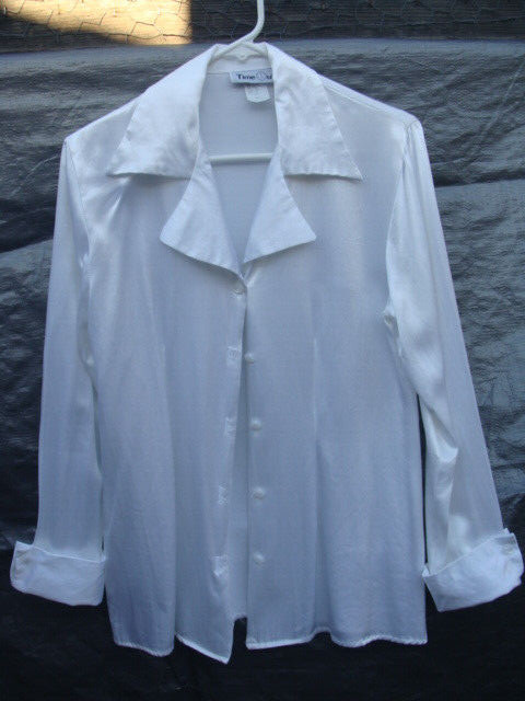 Vintage Time Out USA Women’s White Blouse Acetate Rayon Silky Look Size Small