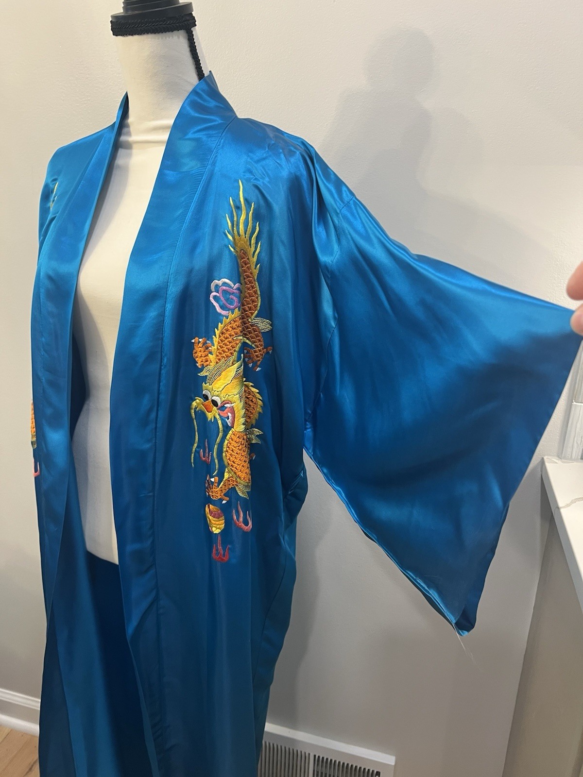VTG EUC Golden Deer Blue Satin Robe with Dragon Embroidery pure silk SZ M