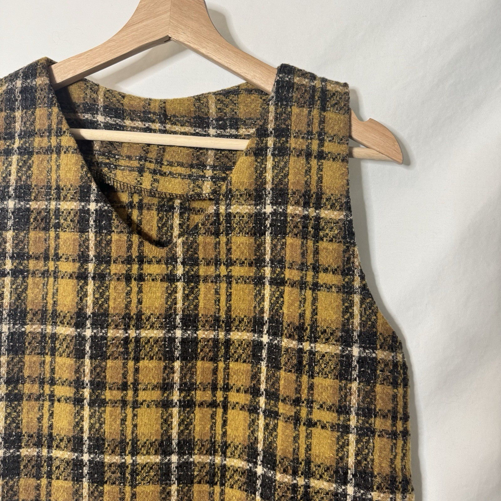 Vintage Plaid Sleeveless Shift Dress in Yellow and Black – M