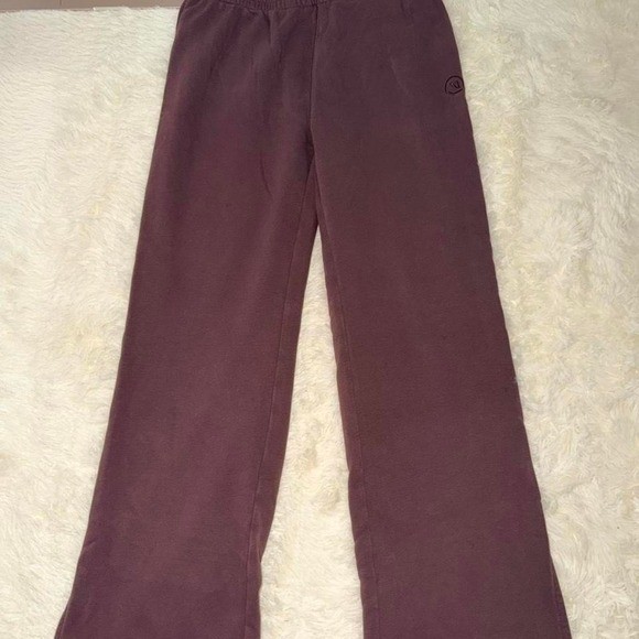 Vuori Sedona Wide Leg Sweatpants in Chestnut Size Medium Excellent Condition