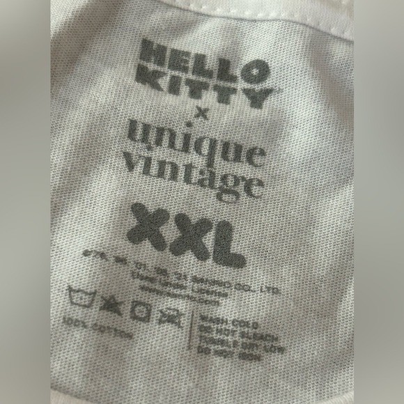 Unique Vintage Shirt Womens XXL White Hello Kitty Telephone Graphic Tee Retro