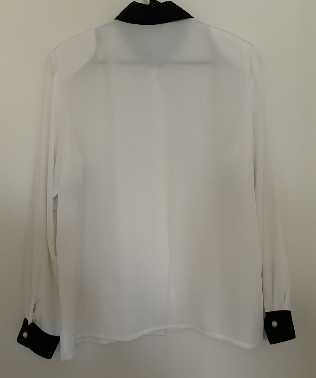 Bora Bora Vintage Blouse Size 12 White/Black Gold Embroidered Long Sleeve R3-O7