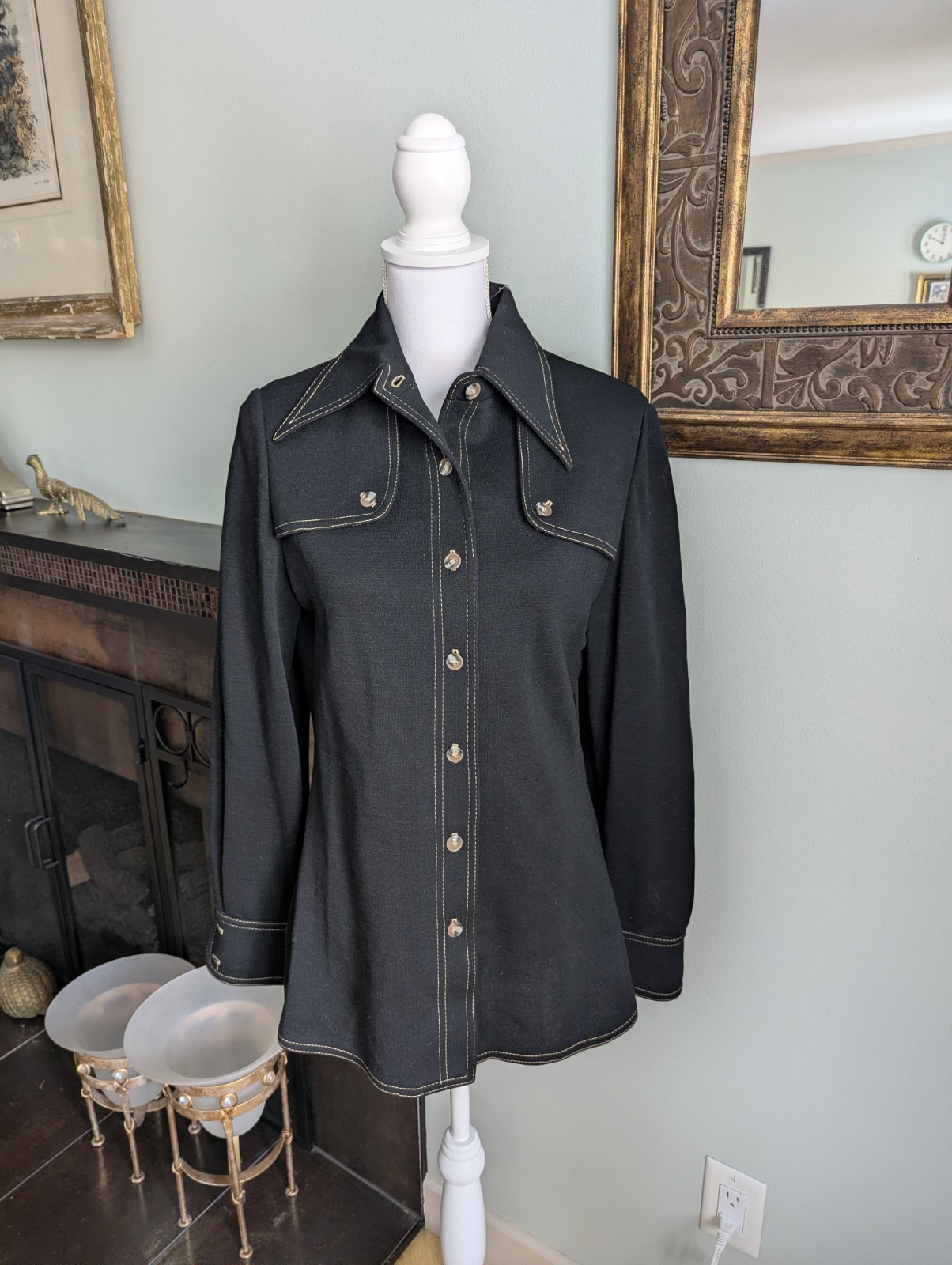 Vintage 70s Women’s S/M Pointed Collar Wool Blend Long Sleeve Black Shirt 188