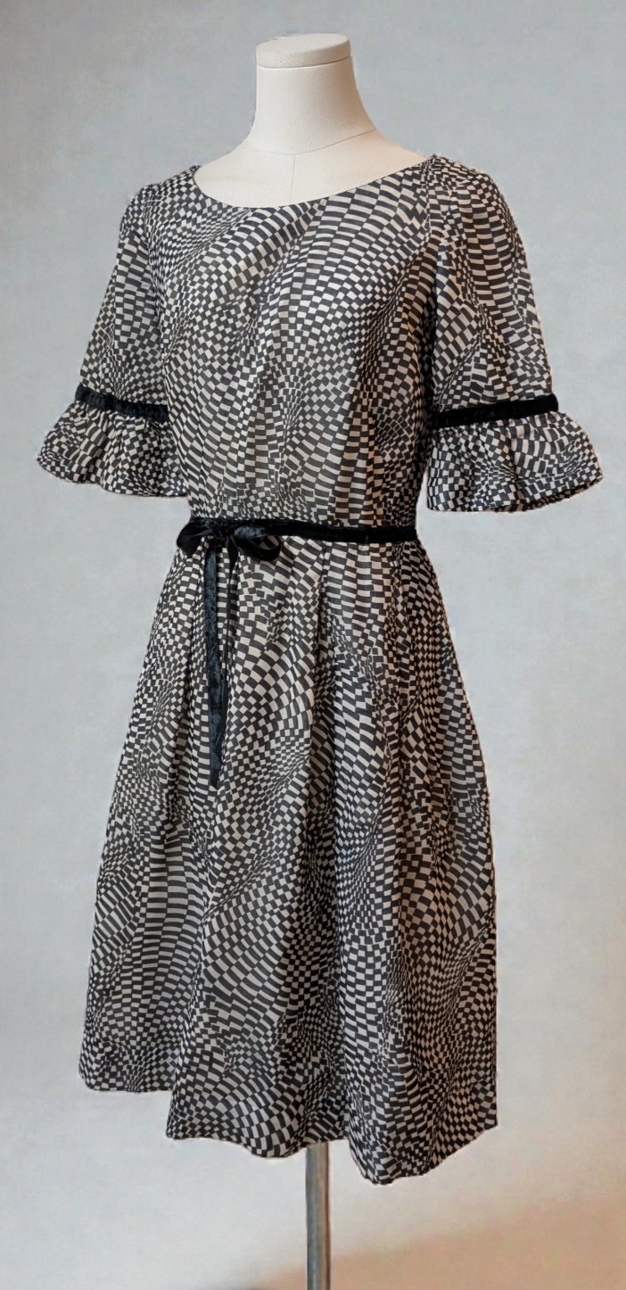 Vintage 60’s Pat Premo CA Kaleidoscope B&W Dress Tulip Sleeves Velvet Trim S