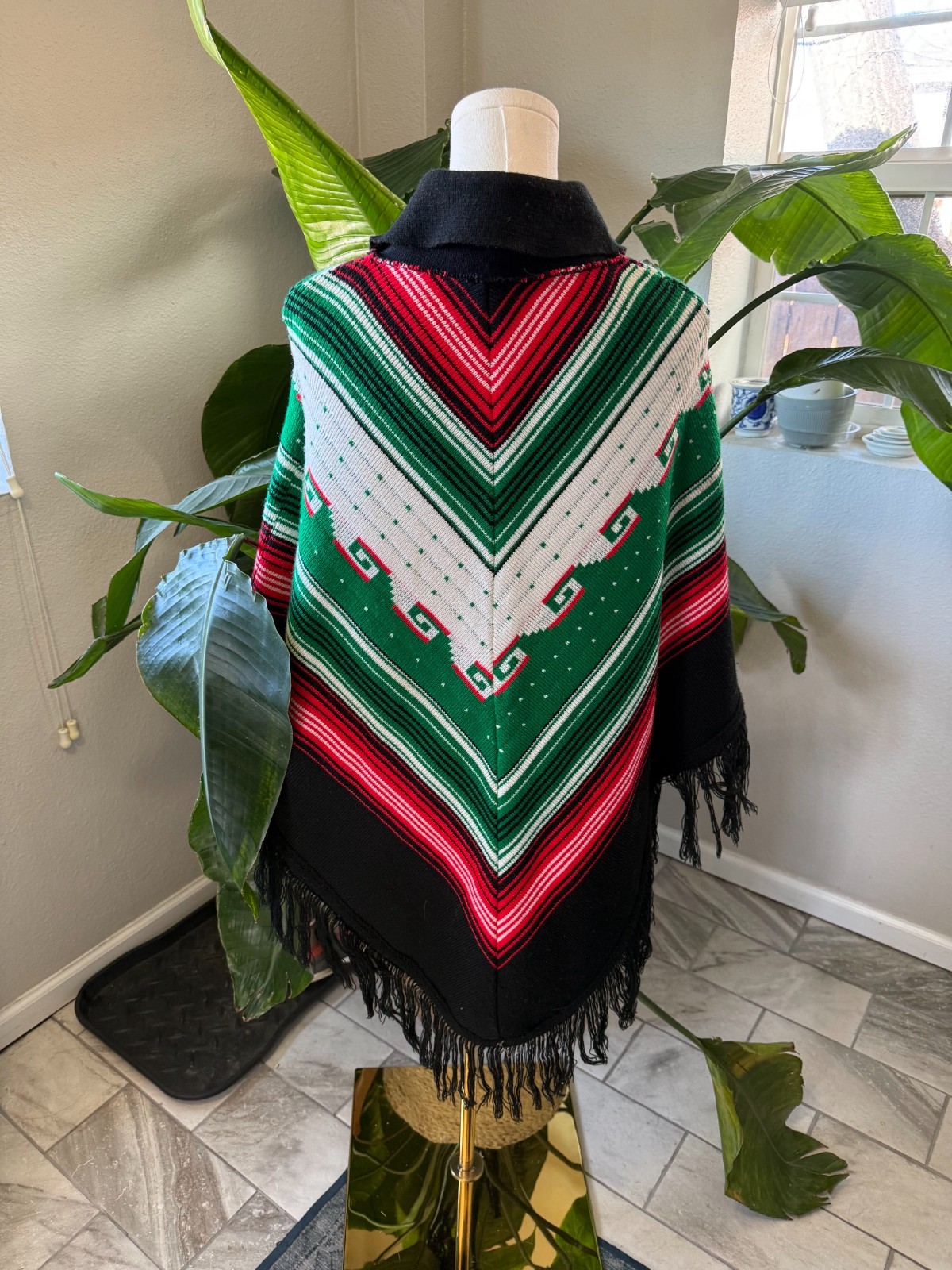 Vintage 1970s Geometric Fringed Poncho – OSFM – Boho Western Vibes
