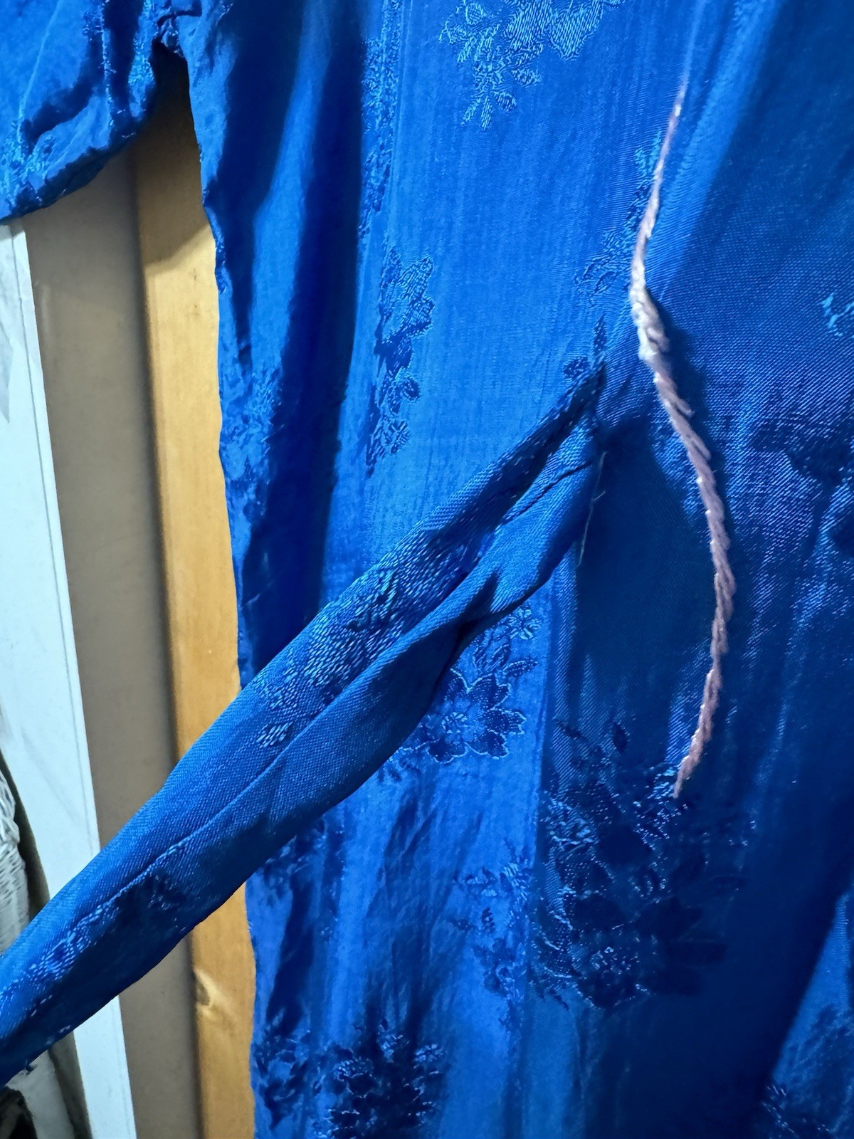 VTG Royal Blue Silk Embroidered Silk Robe Unisex Large Chest 44” Waist 48”