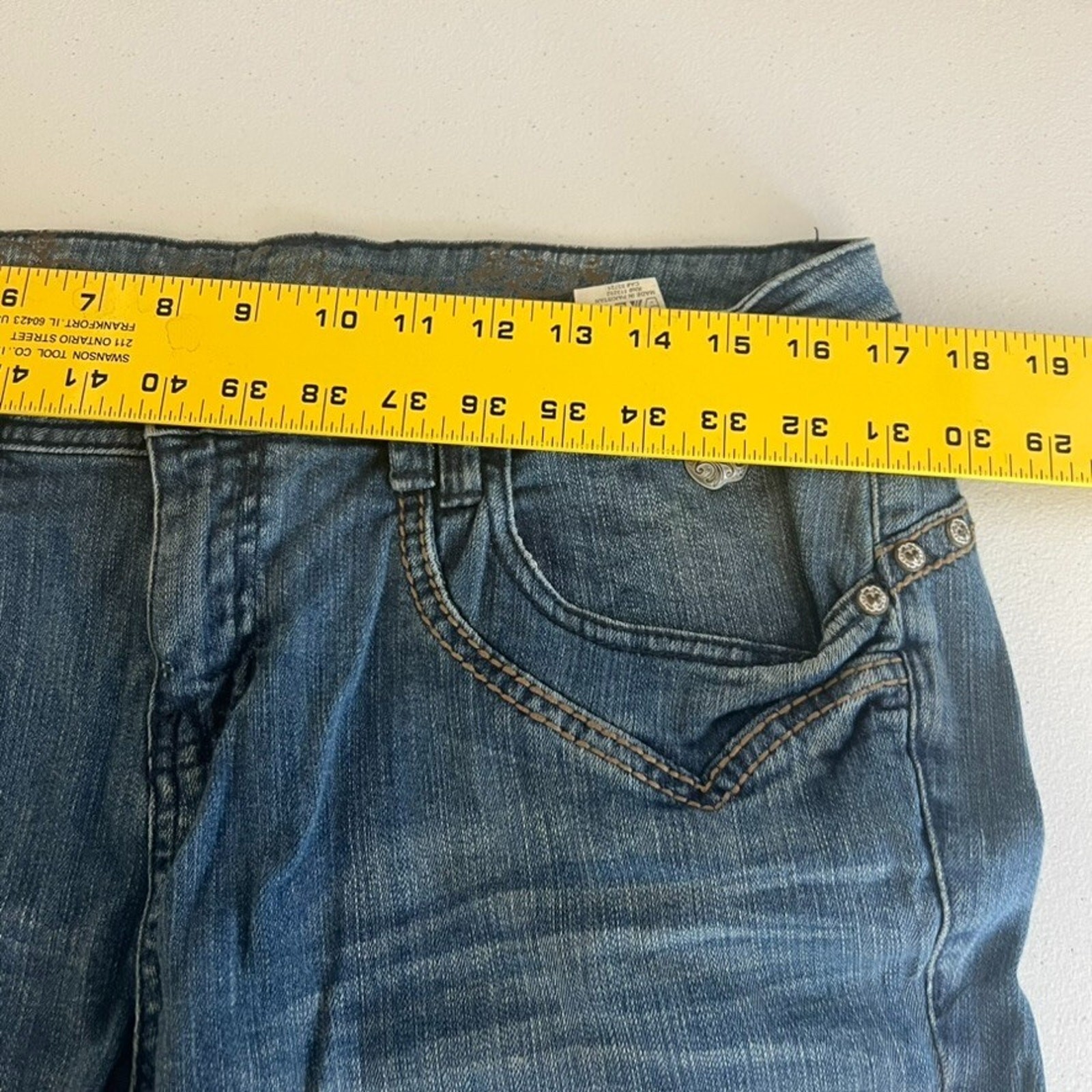Apple Bottom Jeans Women’s Size 13/14 Distressed Blue Denim Embellished Pocket