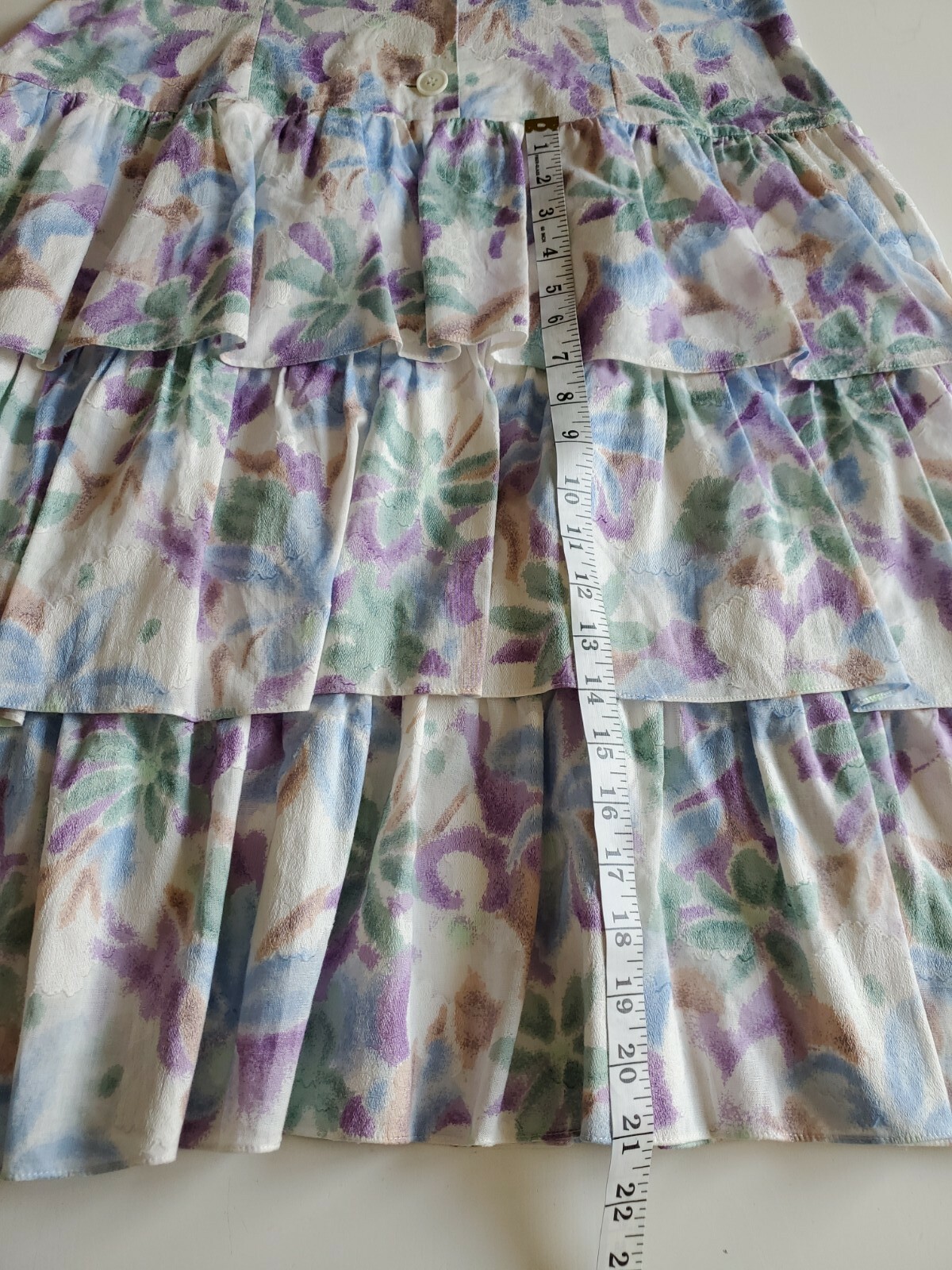 VINTAGE DW3 WOMAN FLORAL DRESS SHORT SLEEVES MULTI-COLOR USED