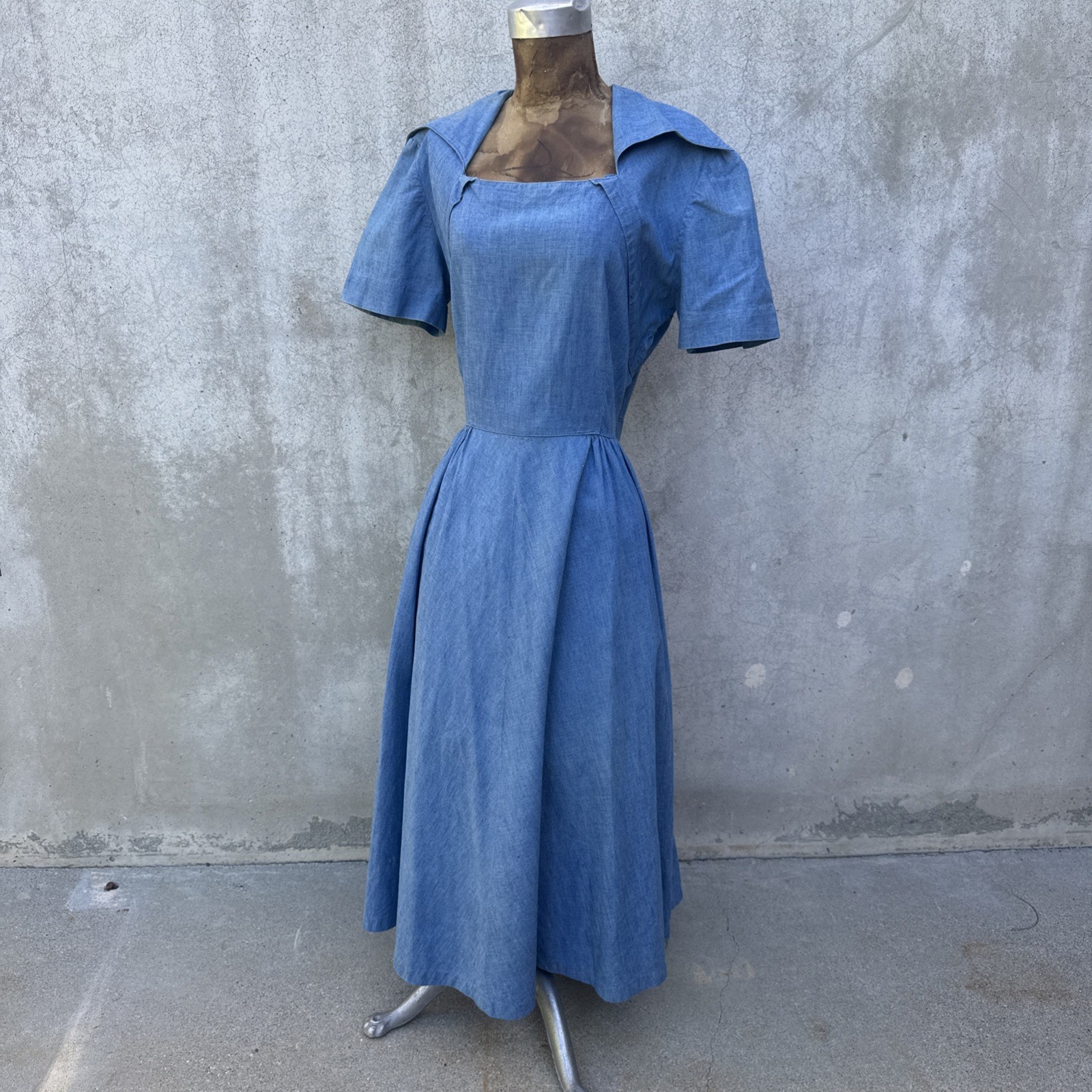Vintage 1930s 1940s Blue Cotton Chambray Dress Midi Short Sleeve Denim