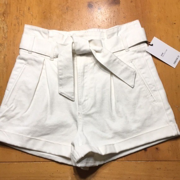 Forever 21 Summer Chic White Paperbag Denim Shorts Belted Pleated Front NWT