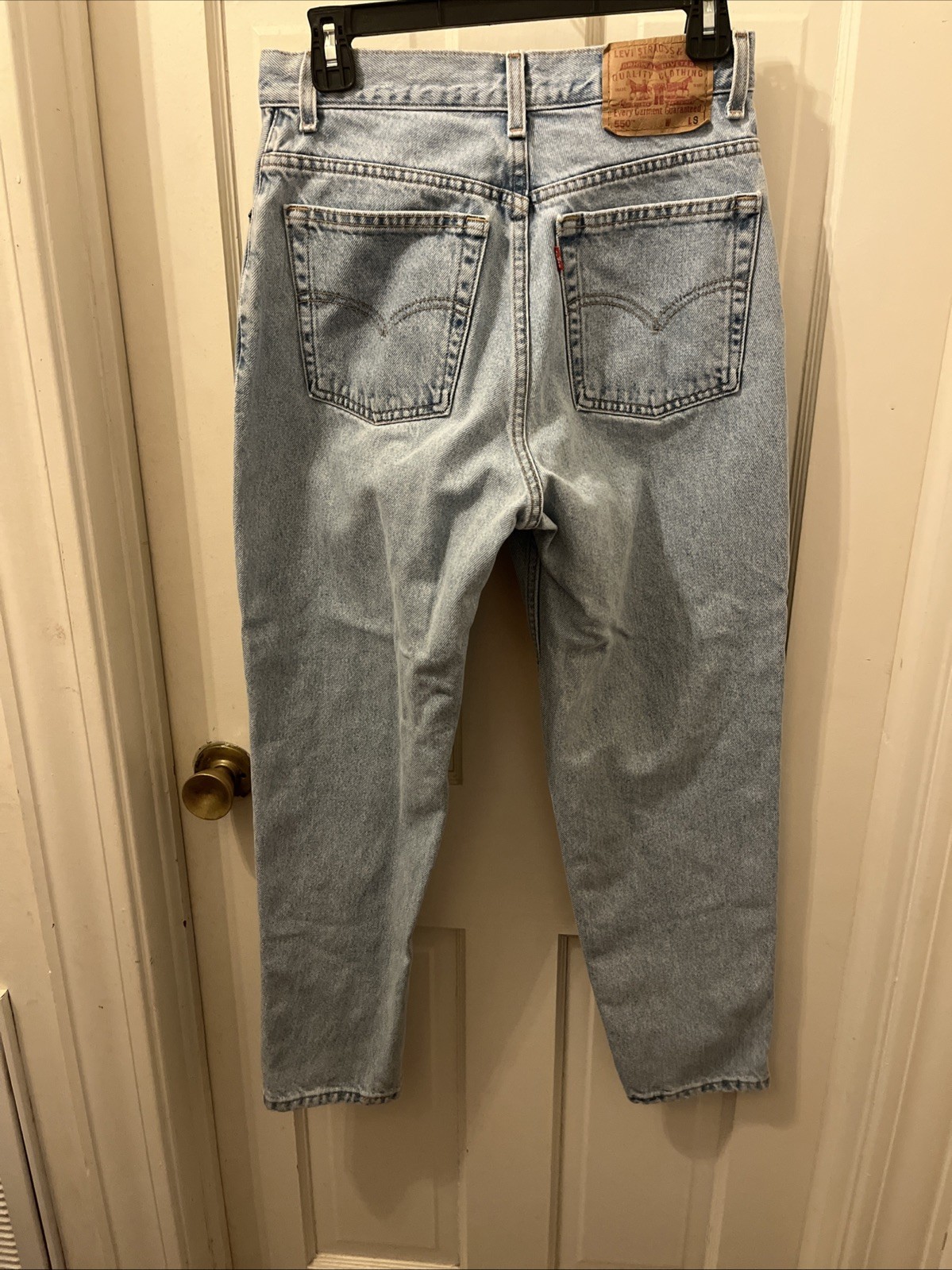VINTAGE Levis 550 Jeans Womens 10S Blue Light Wash Relaxed Fit Denim