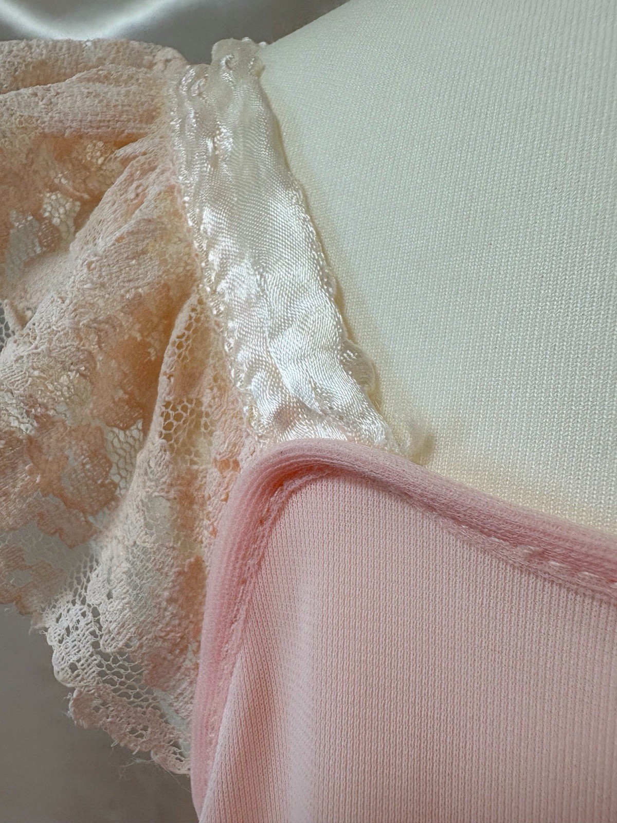 Vintage 50s 60s Lace Tiered Ruffle Cami Babydoll Lingerie Nightgown Pink USA