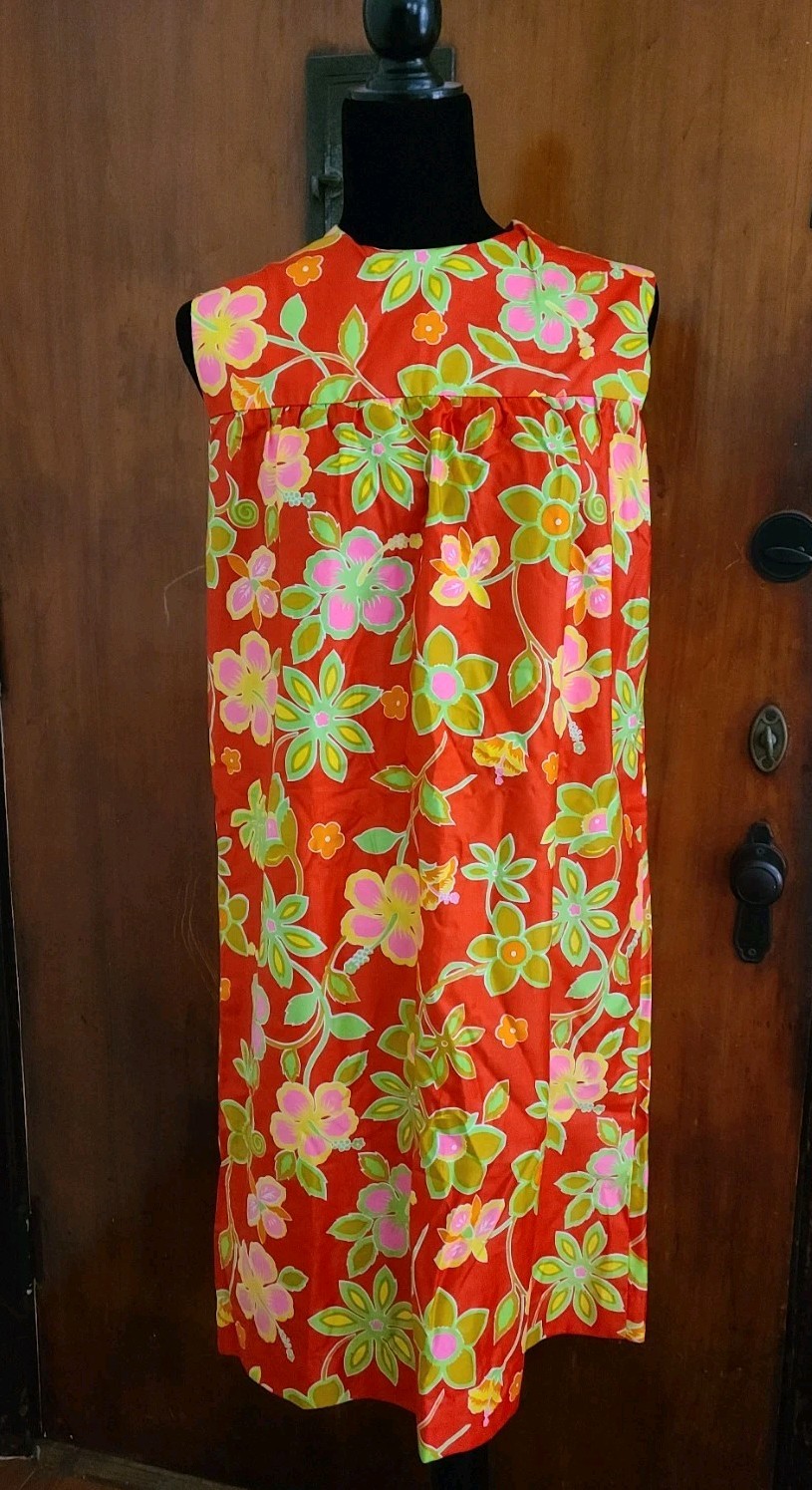 Vintage Ritz Honolulu Hawaii Bright Floral Dress 36B 44W Hawaiian UNWORN