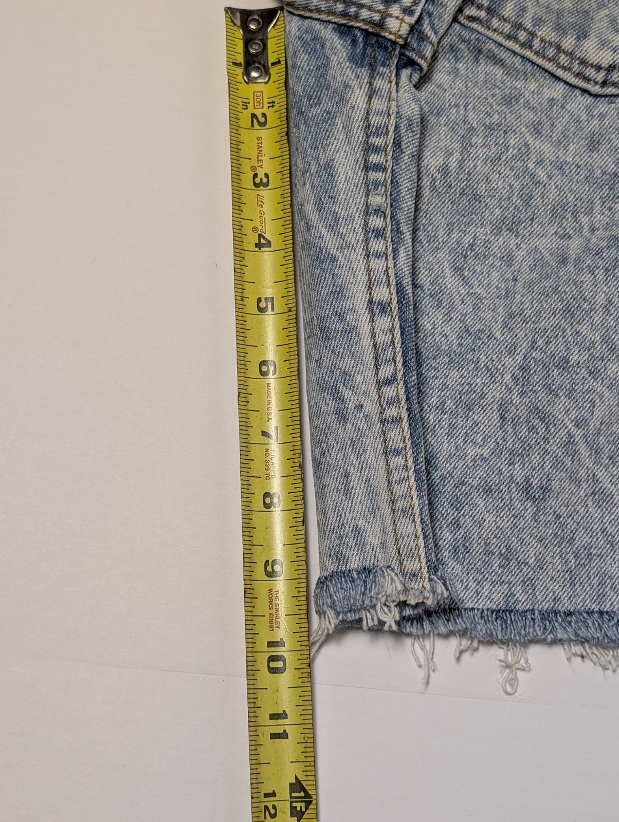 Vintage 1980s-1990s Women’s Levi Cut-Off Denim Shorts W30 Faded G-VG