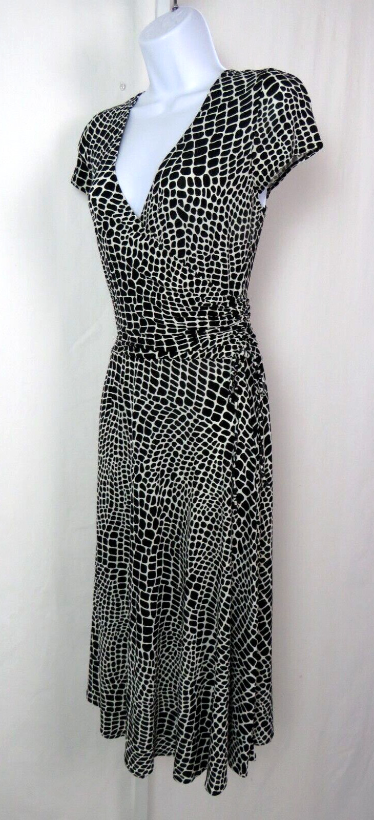 VINTAGE 1980s – 1990s POLY SPANDEX ALLIGATOR PRINT STRETCH DRESS GATHER OVERLAP