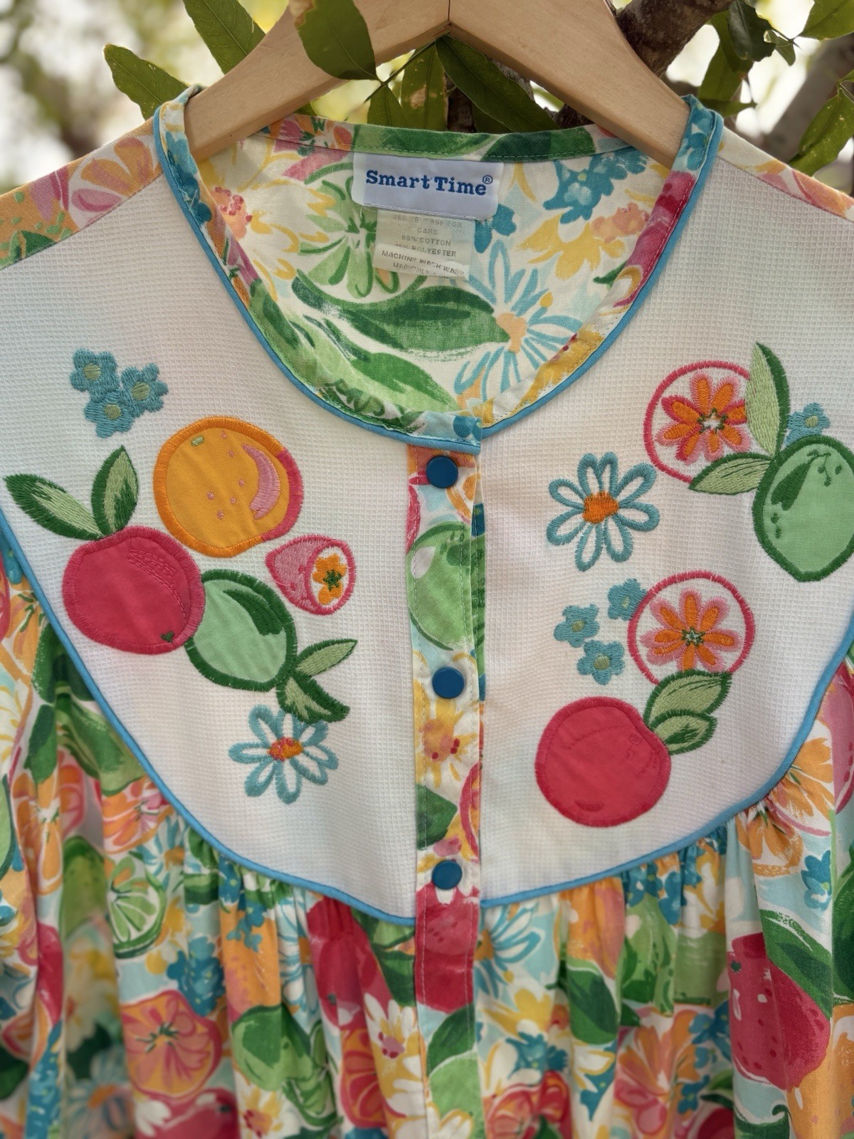 Smart Time Vtg House Free Fruit And Floral Bold Print Medium
