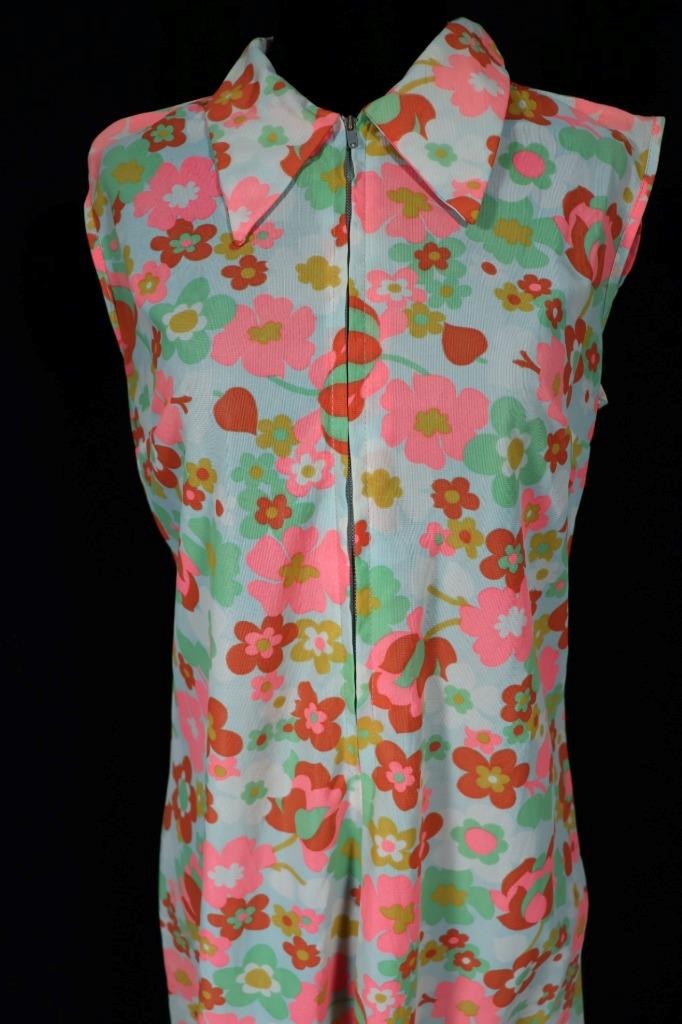 Vintage 1970’s French Mod Poly Floral Print Dress Size 8
