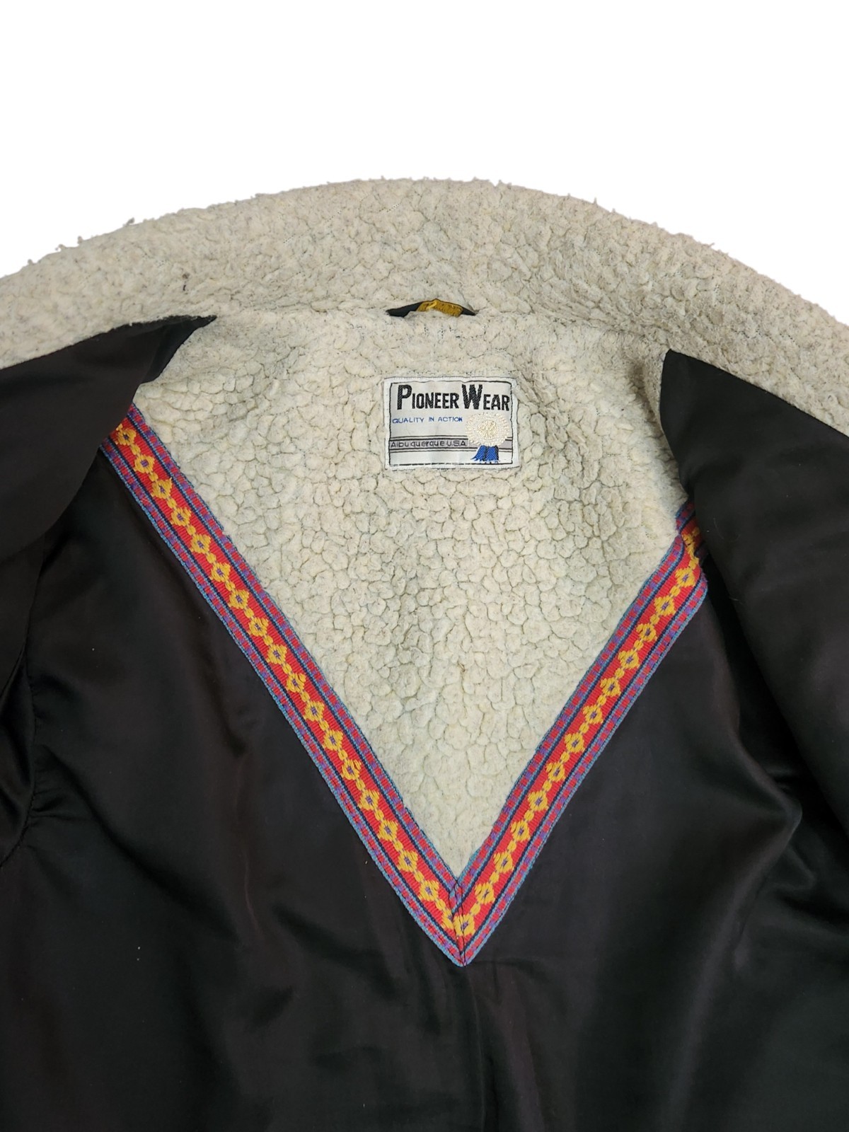 Vintage Pioneer Wear Chore Coat L XL USA Santa Fe Aztec Sherpa Lined Wood Button