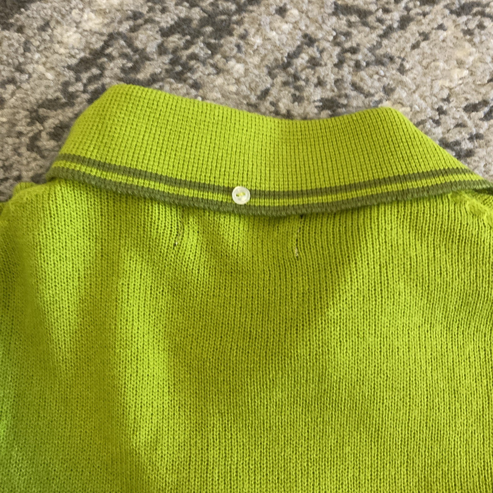 Vintage Sterling Green Sweater – Made in Korea 100% Acrylic – Medium Read