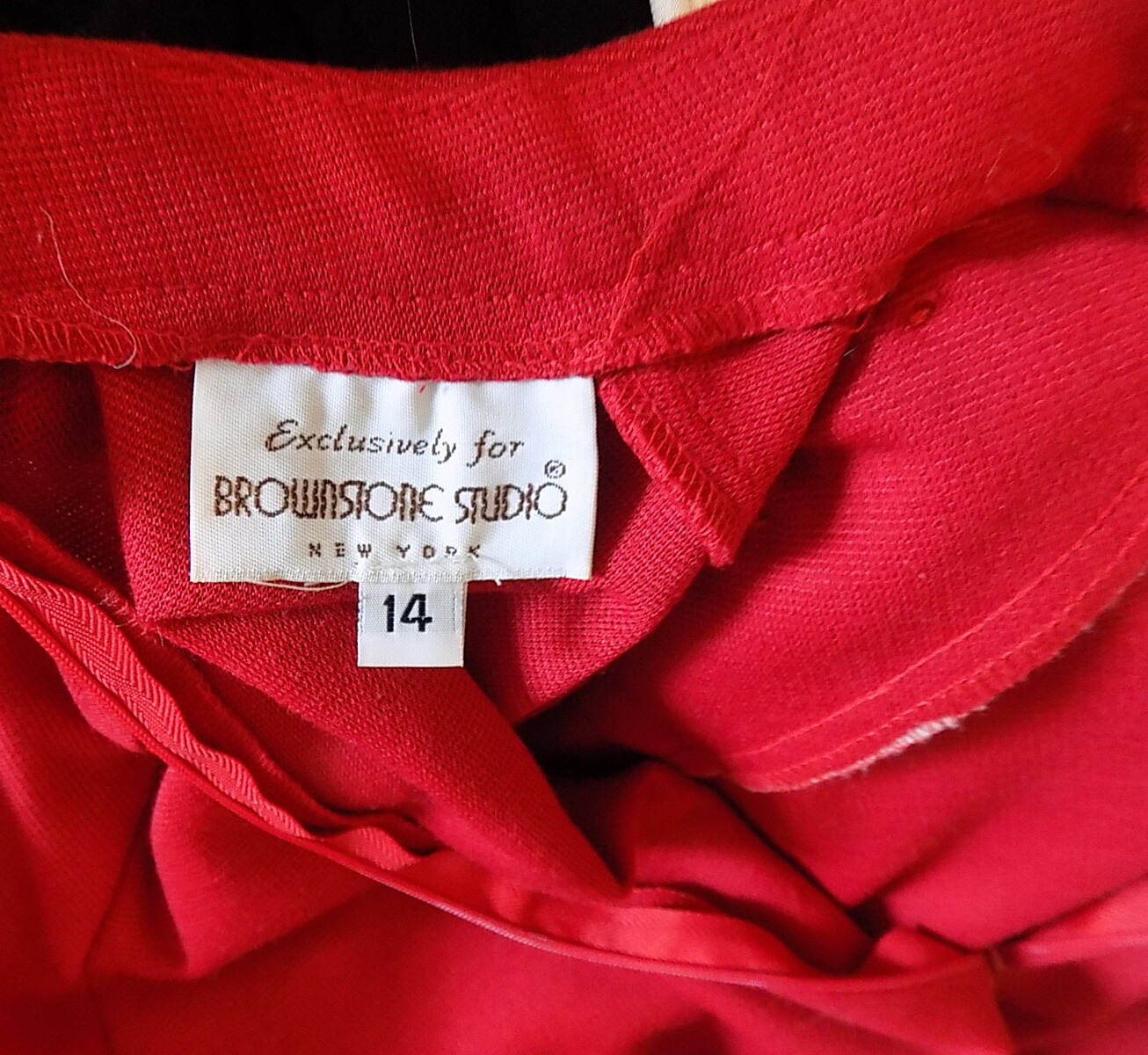 Vintage 80s 90s Red Knit Pullover Top Gold Metallic Trim Brownstone Studio 14