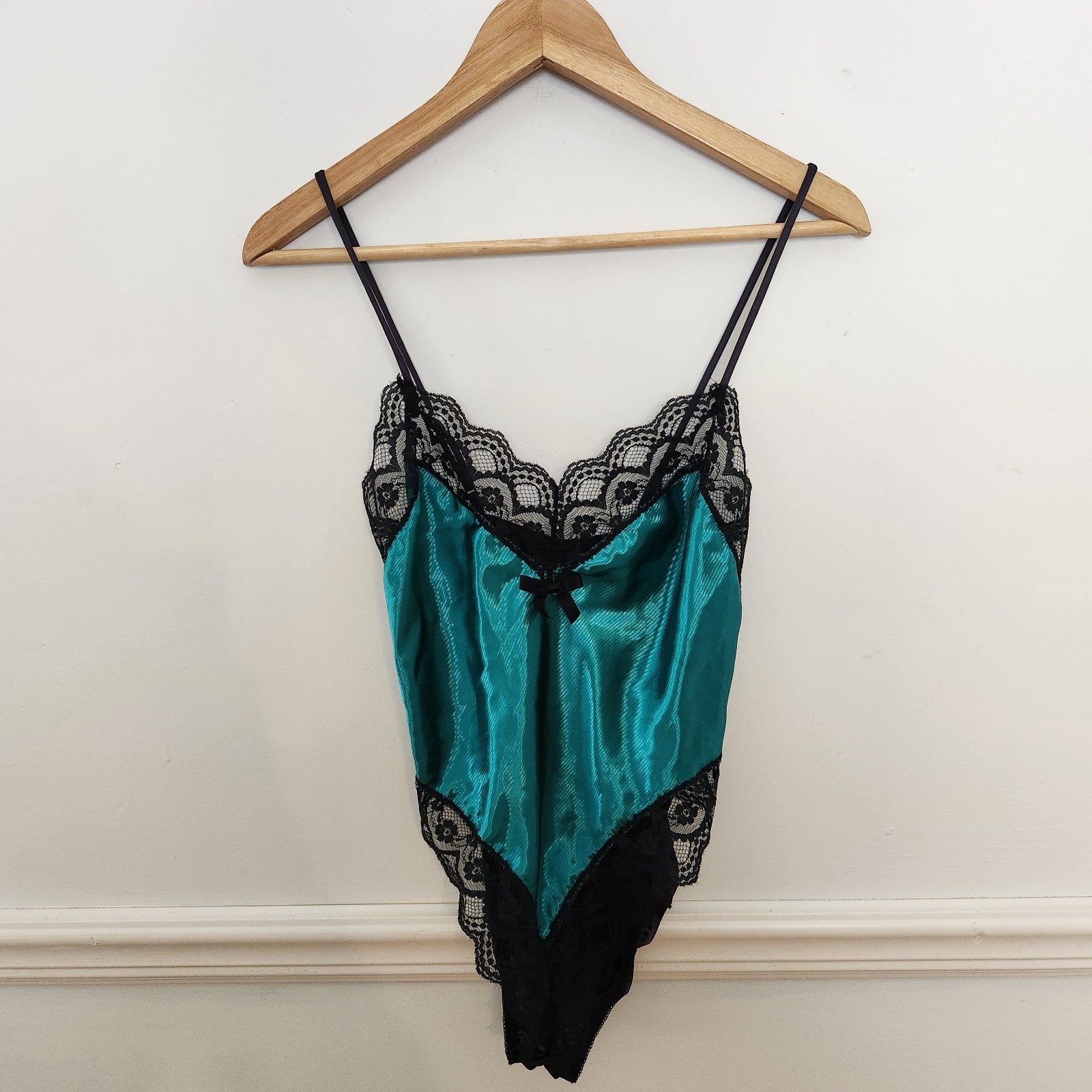 Vintage Lady Cameo Dallas Lingerie OnePiece Sz Small Teddy Satin Green USA Fairy