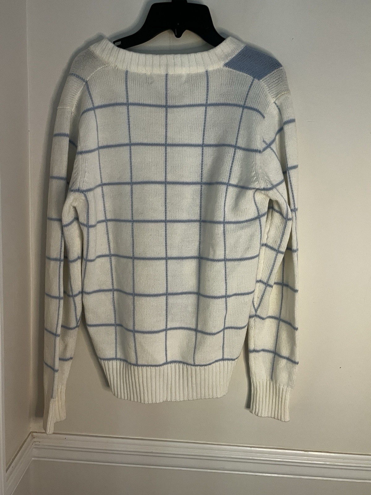 Vintage Women’s Tennis Sweater Quantum! Sportswear M Light Blue Cream V Neck