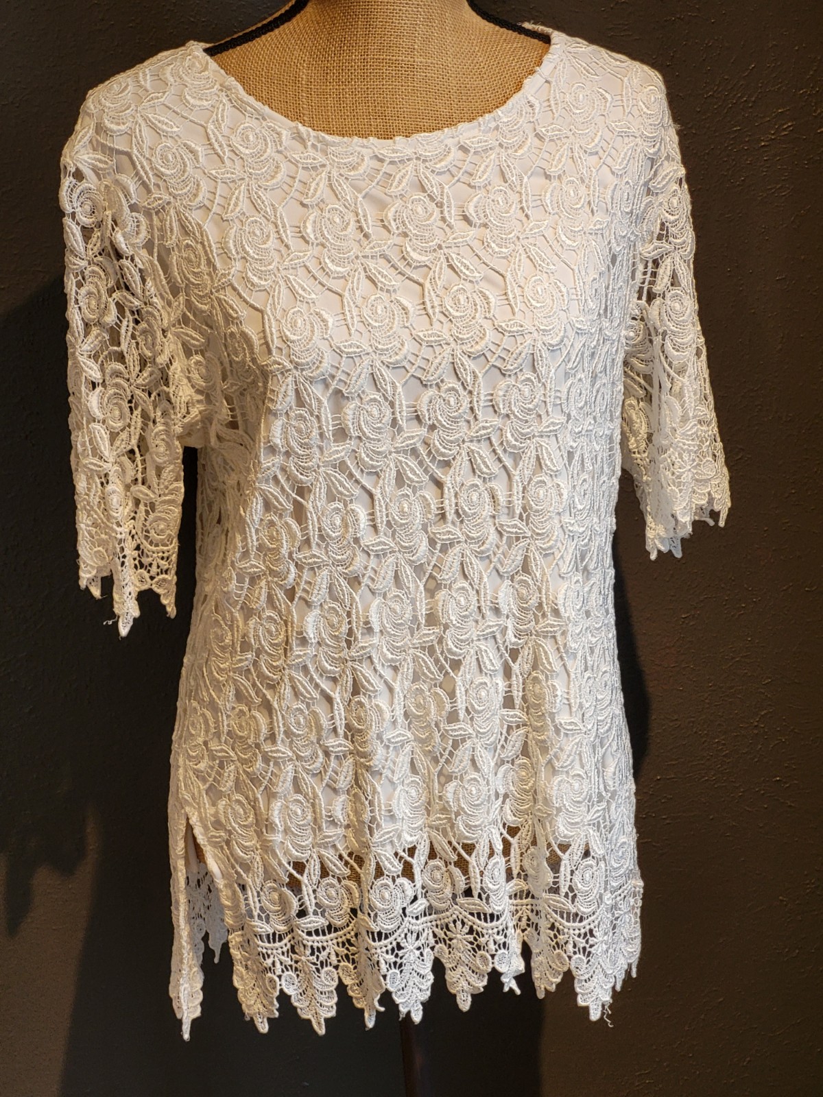 VeJaiz Vintage 80s Made In USA Large White Lined Lace Top