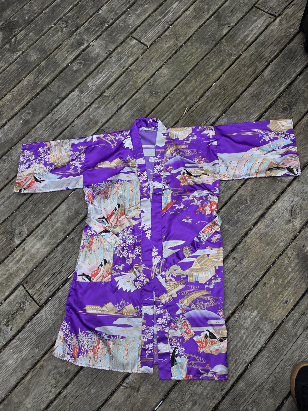 Ichiban Vintage Japanese Kimono Robe Purple Satin 42″ Long One Size Gorgeous