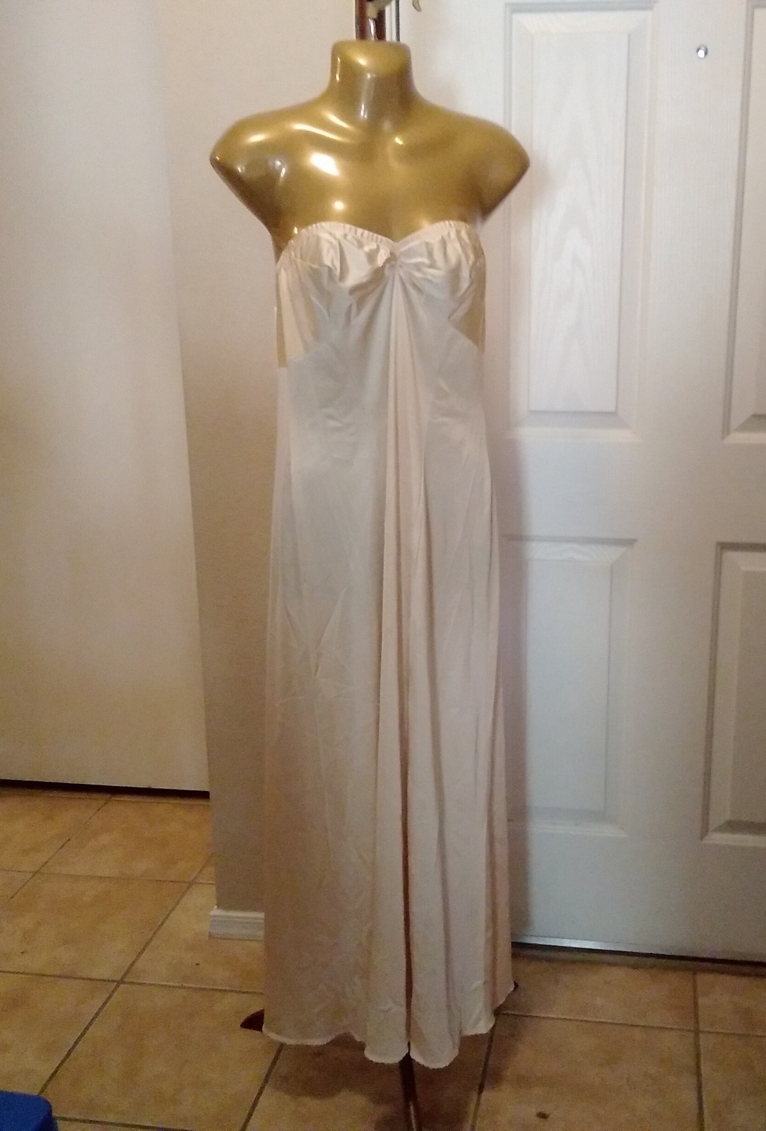 Vintage Vanity Fair Strapless Maxi Slip Size 36 100% Nylon Nude