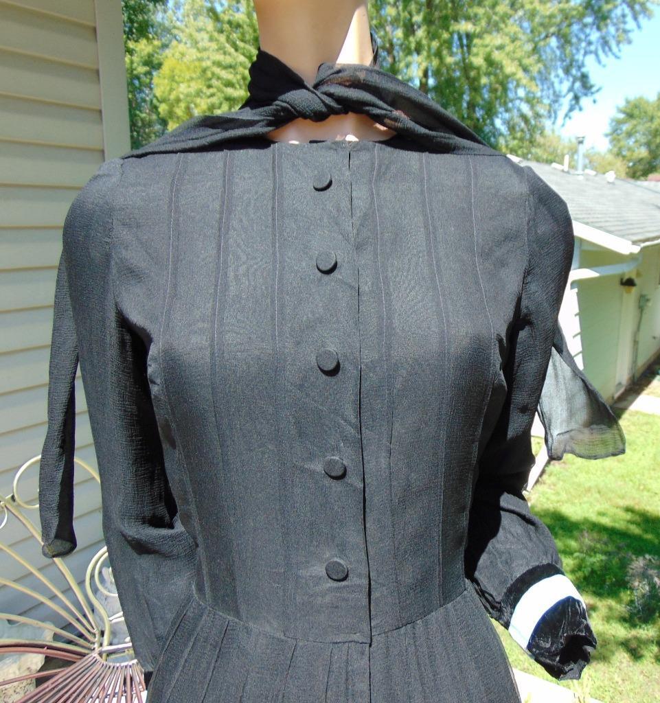 VTG 40s Chiffon Overlay Dress w Velvet trim 28W