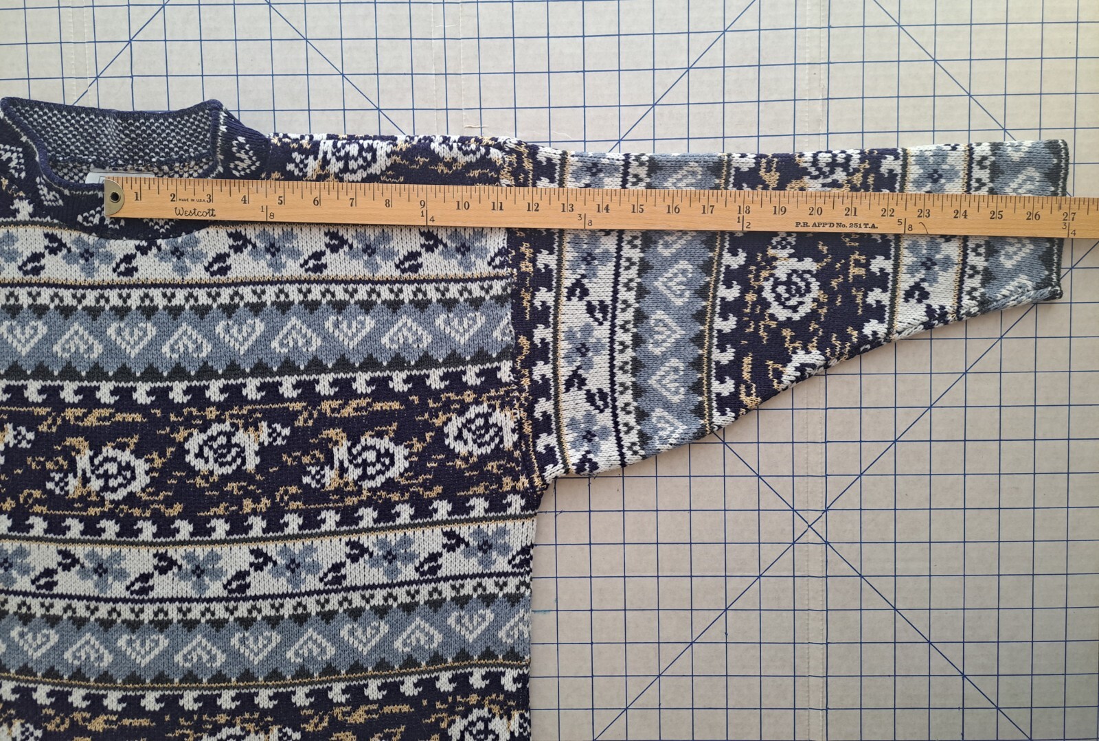 Vintage 90s Women’s Sweater Arielle Gray Gold Navy Size Medium USA MADE BIN03
