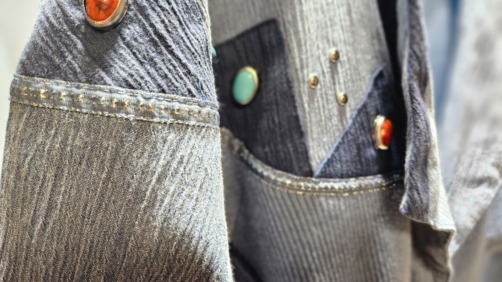 ✅ Vintage~Rafael~Jean~Jewel Blouse~Bedazzled~Womens~Button Down Shirt~Medium