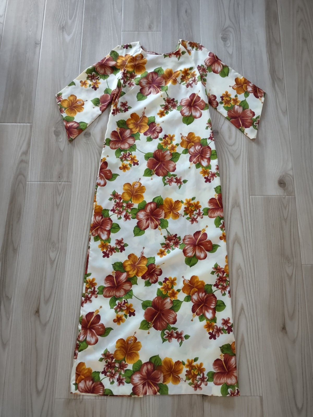 Vintage Pomare Tahiti Hawaiian maxi dress Size 10 Long Floral Print Mumu muumuu
