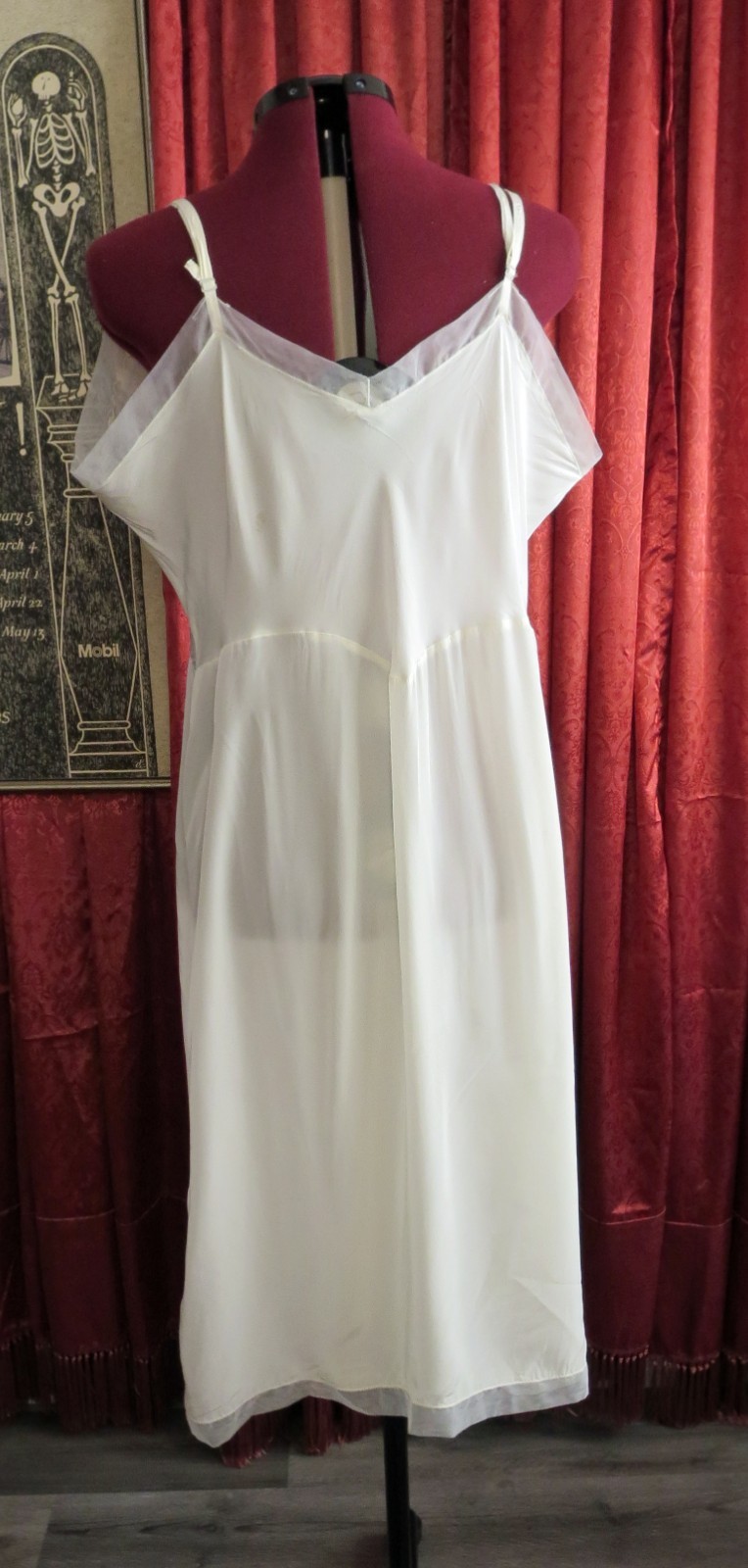 1940s 1950s White Rayon and Chiffon Volup Plus Size Slip Trillium Underthings